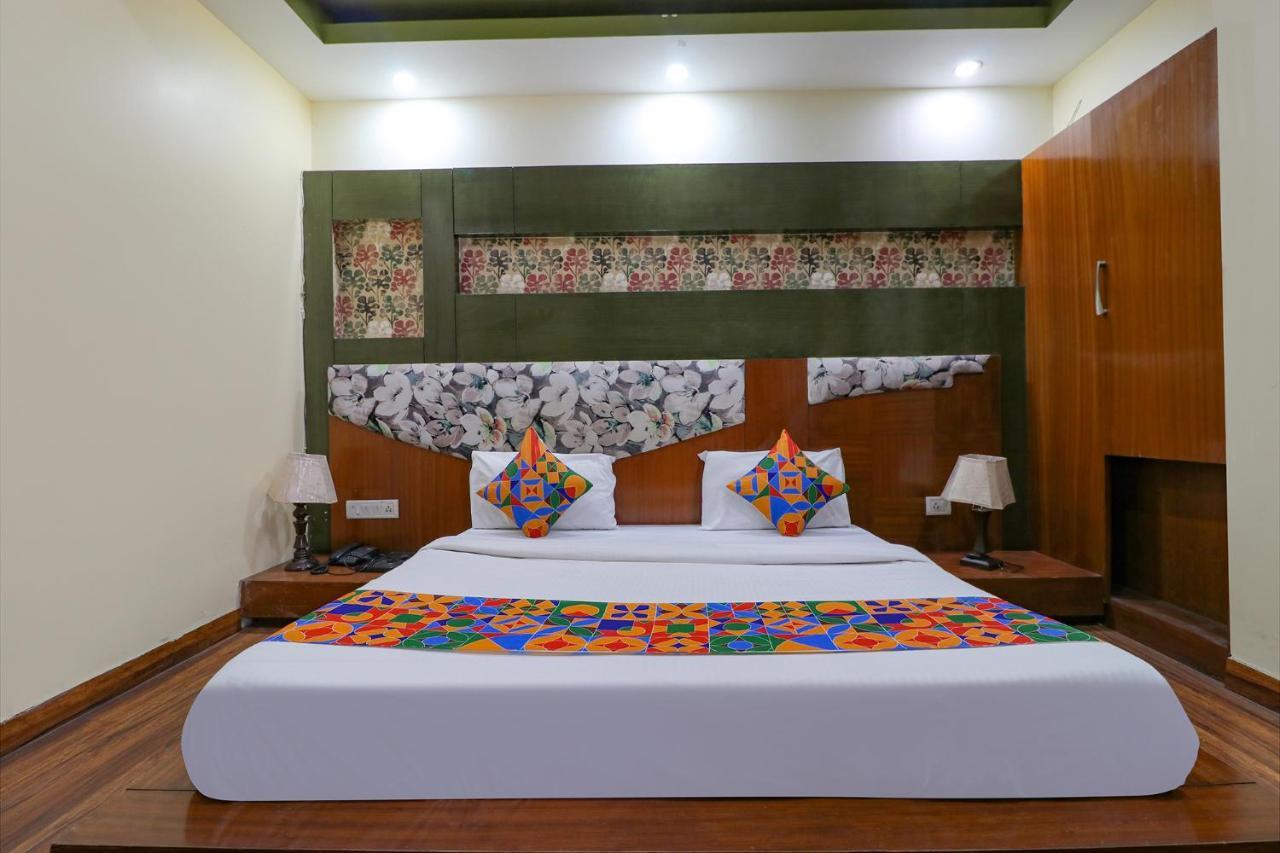 Staybook Hotel Aira New Delhi Railway Station Paharganj Exterior foto